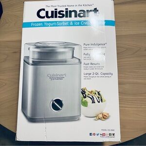 Cuisinart Frozen Yogurt and Ice Cream Maker - Silver and Blue - Brand New Unopen